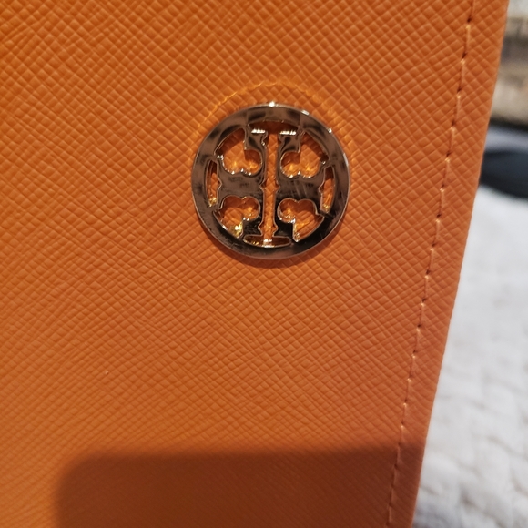 Tory Burch orange eyeglass case - Picture 2 of 5